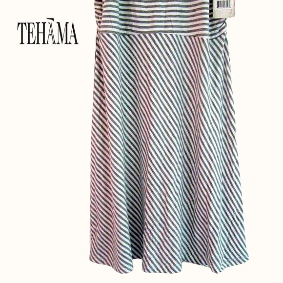 TEHAMA NEW Contrast Pinstripe Scoop Neck Racerback Fit&Flare Activewear Dress M - Picture 6 of 12